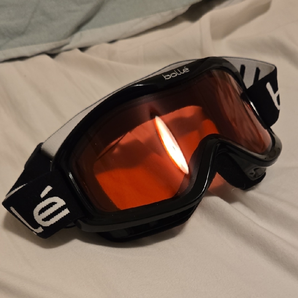 Bollé Mojo Ski Goggles with Vermillon (Red-orange) Lens, Size Medium